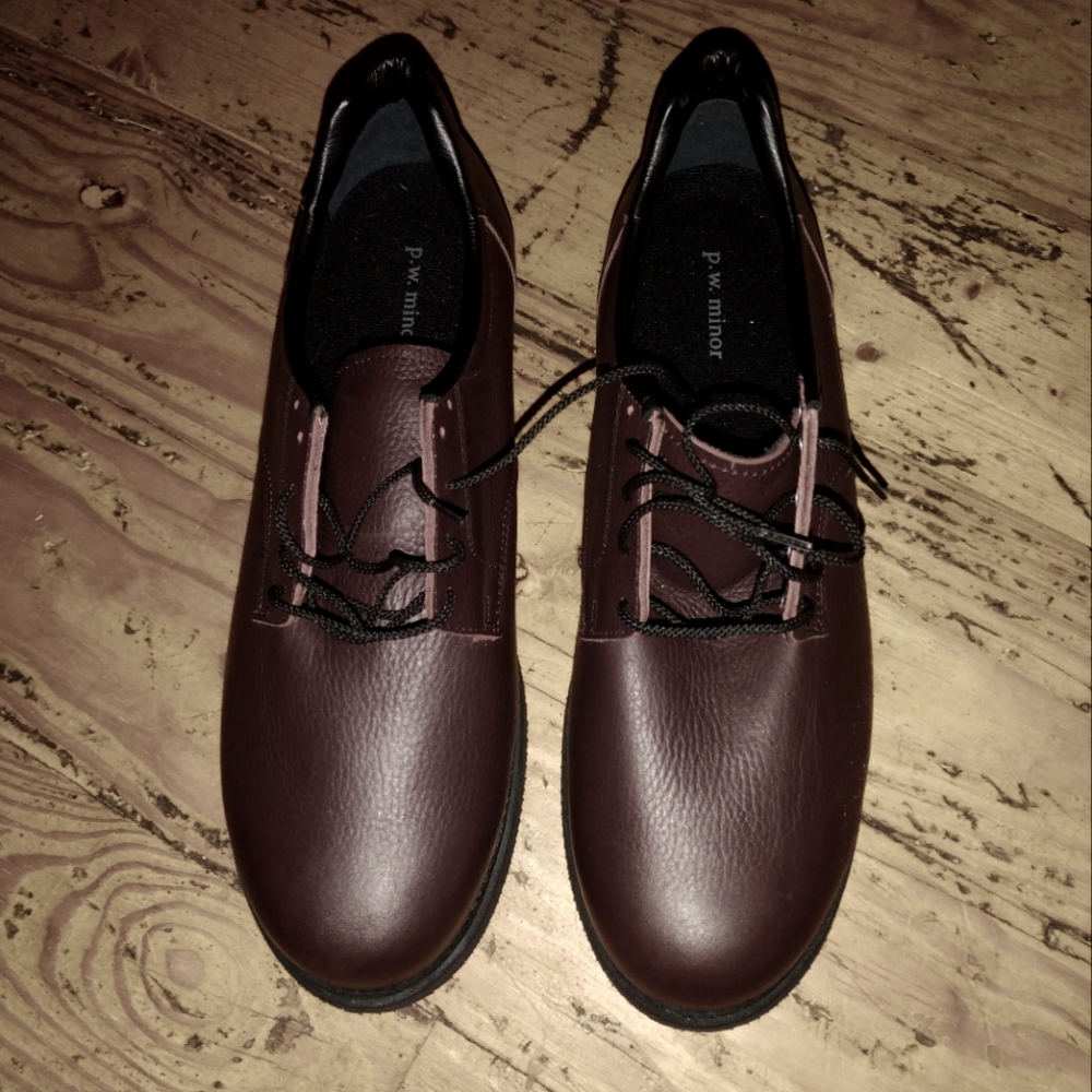 12.5 P.W. Minor Lord Pillow Back II ORTHOPEDIC COMFORT MENS VIBRAM  USA  NWOB